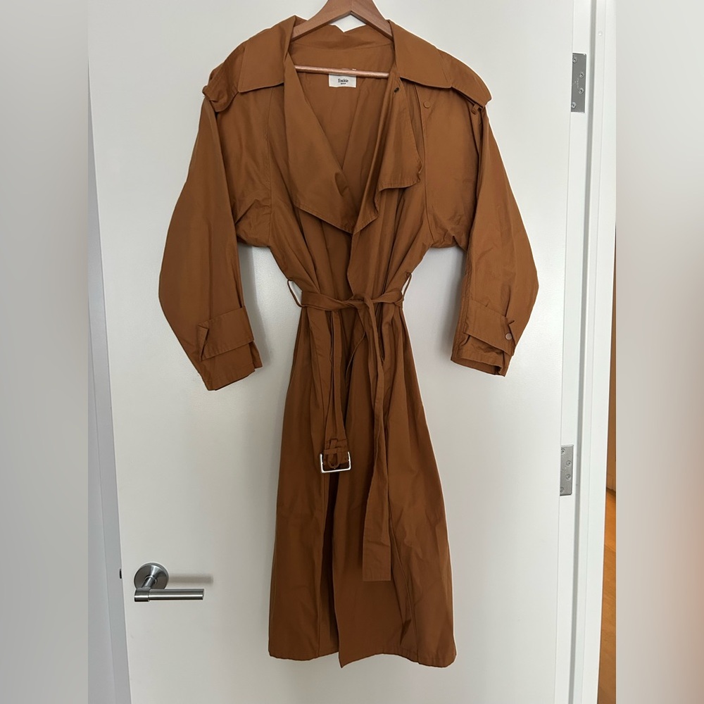 Frankie Shop Trench coat. Size fits like small oversized. Like new.